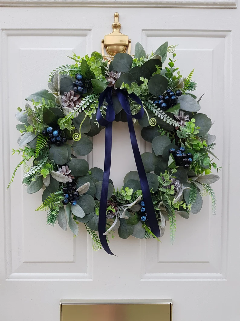 The best Christmas wreaths on Etsy