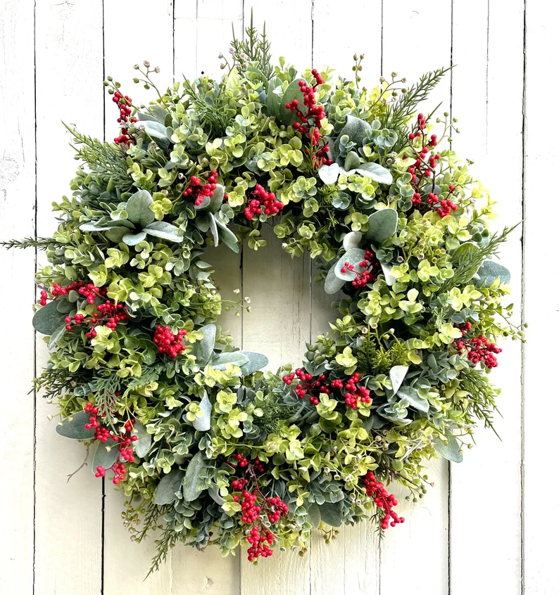 The best Christmas wreaths on Etsy