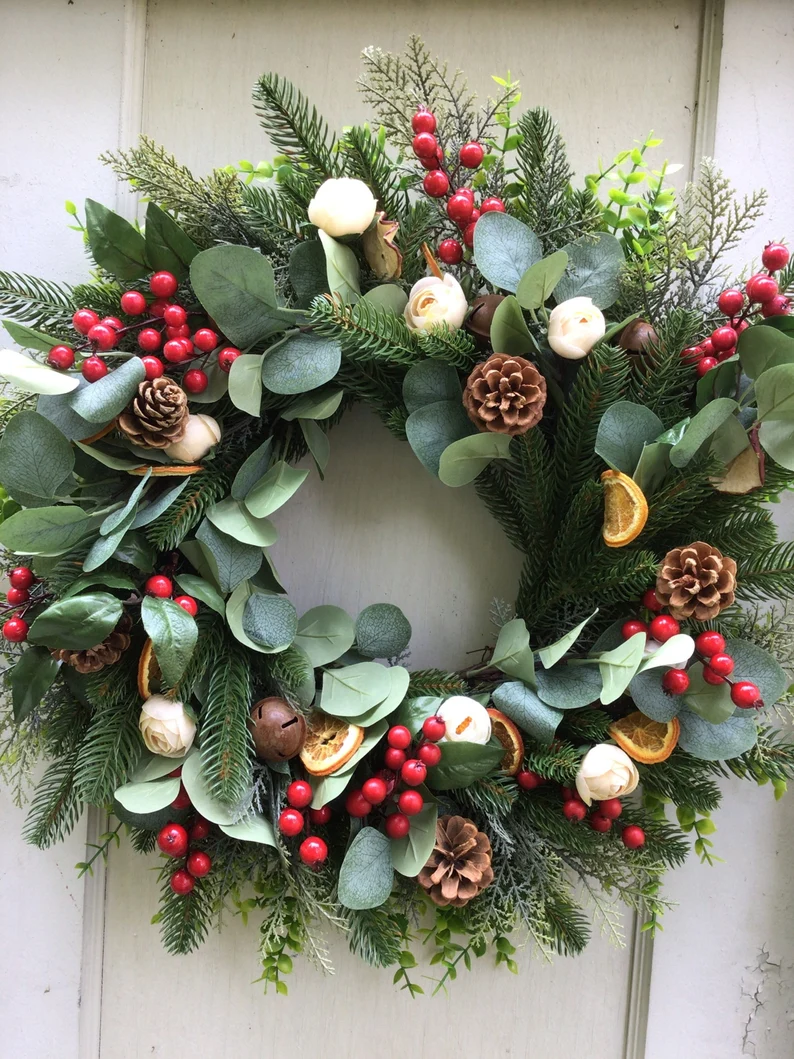 The best Christmas wreaths on Etsy