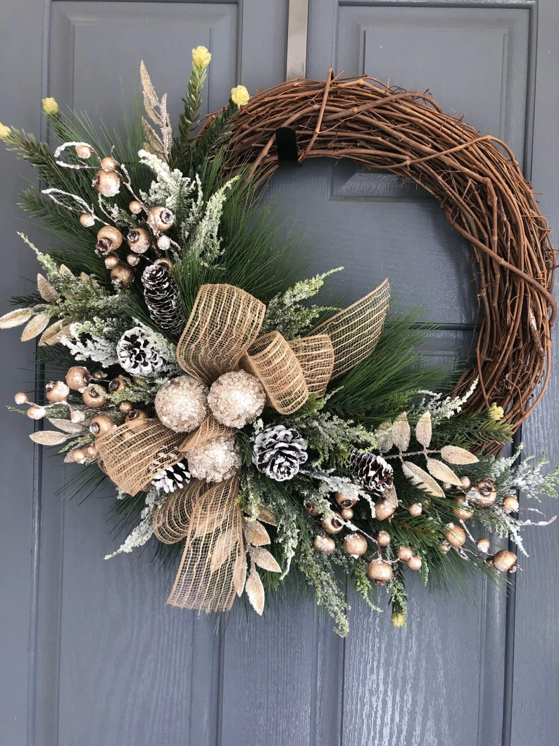 The best Christmas wreaths on Etsy