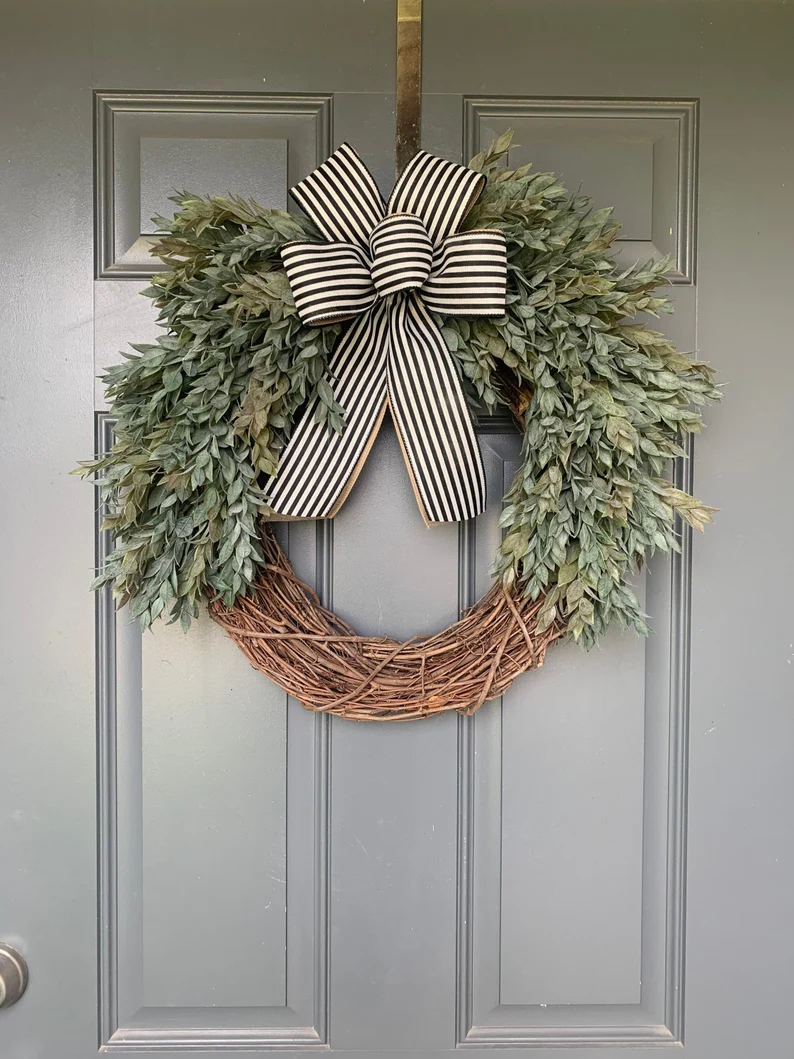 The best Christmas wreaths on Etsy