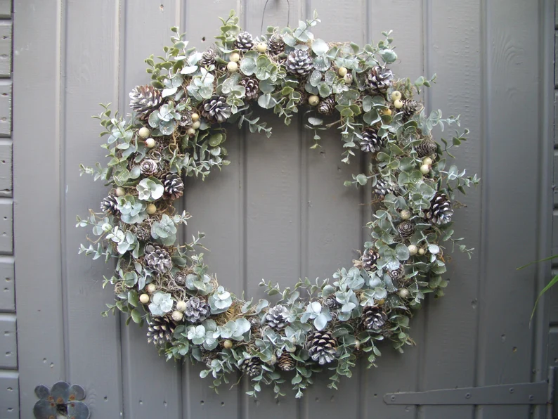 The best Christmas wreaths on Etsy