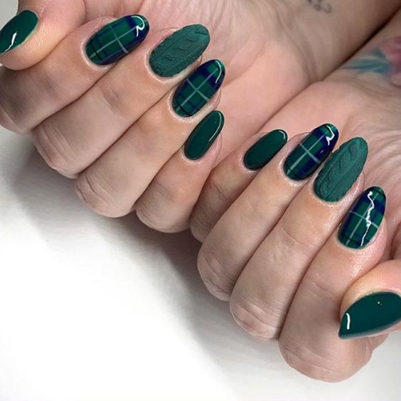 Emerald green nails and emerald green nail designs to try