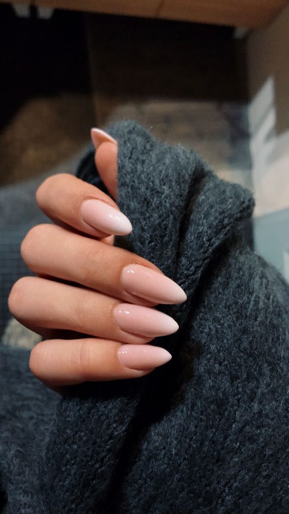 The best January nails, January nail designs, January nail ideas, and winter nails to do right now