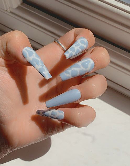 Baby blue nails and baby blue nail designs