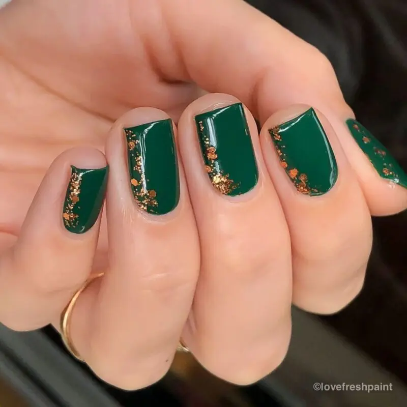 Emerald green nails and emerald green nail designs to try