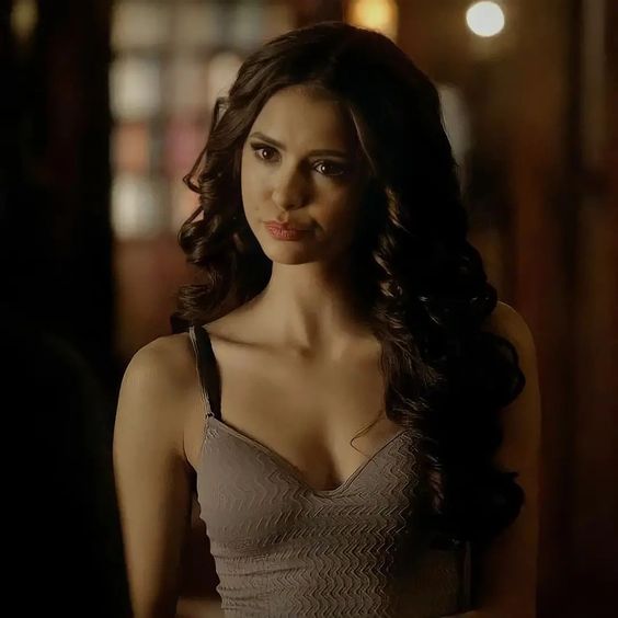 The best Vampire Diaries outfits