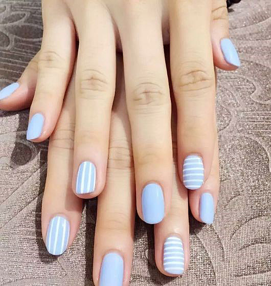 Baby blue nails and baby blue nail designs