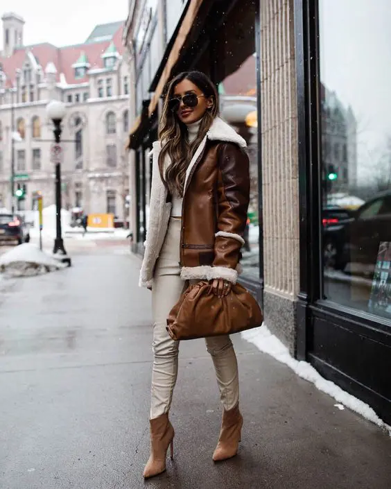 Snow Boot Outfits That Are Actually Cute. #coldweather #hunterboots  #winterjackets #winterlook #snowday