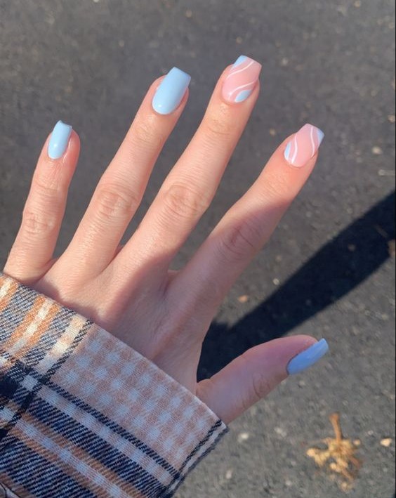 Cute baby blue coffin nails with two accent glitter nails design! :  r/lacqueristas