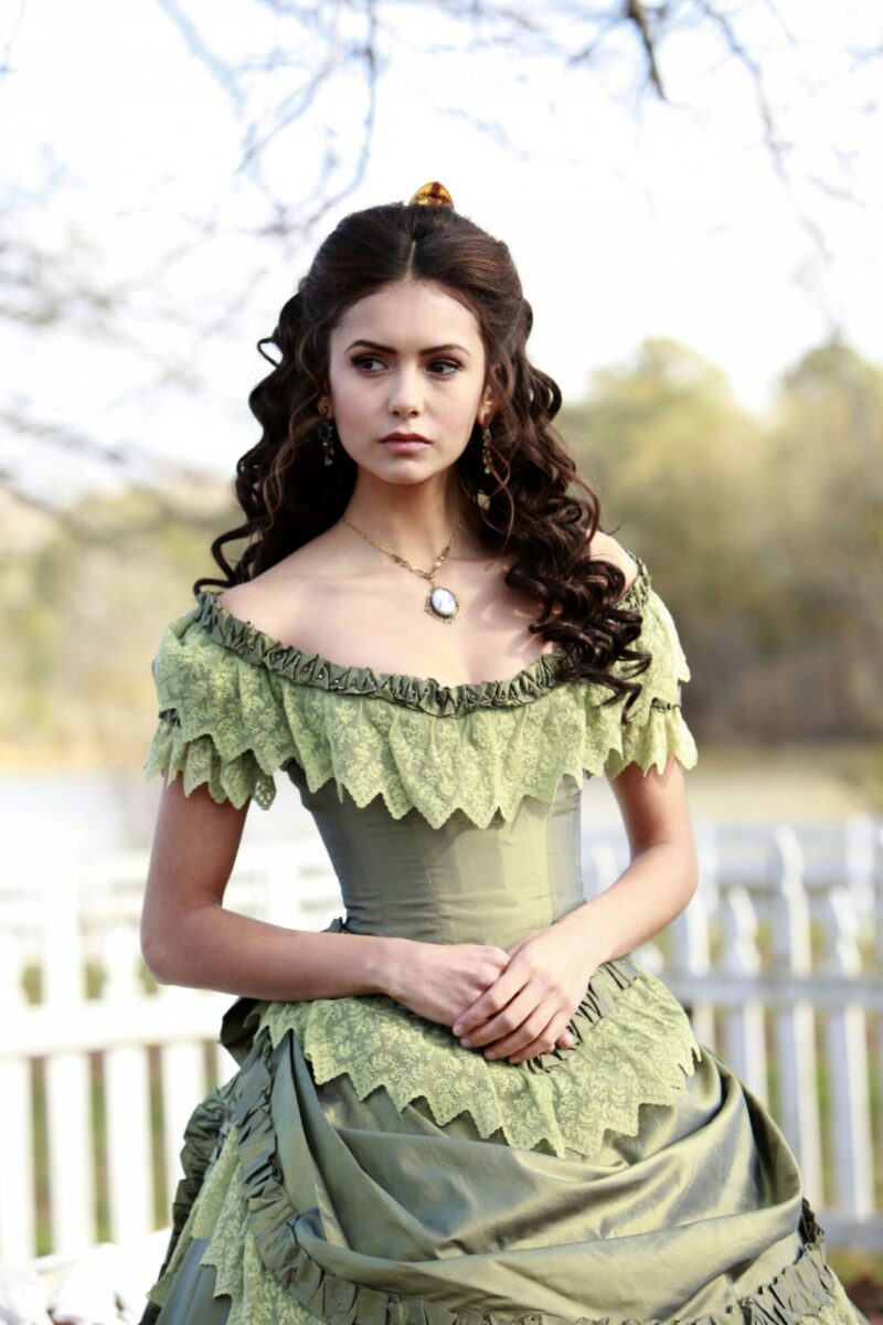 The best Vampire Diaries outfits