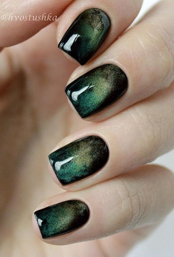 Emerald green nails and emerald green nail designs to try