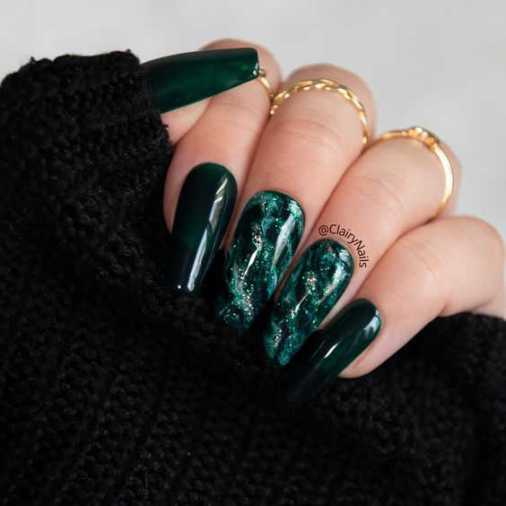 Emerald green nails and emerald green nail designs to try