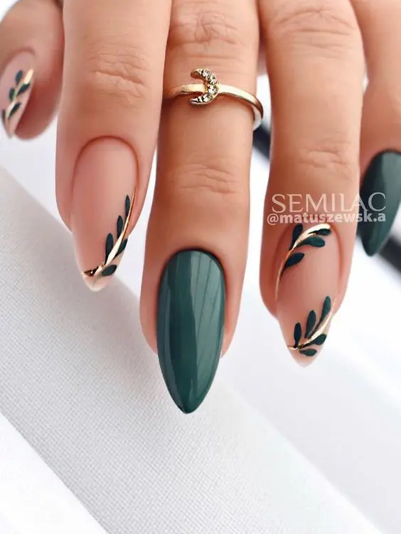 Emerald green nails and emerald green nail designs to try