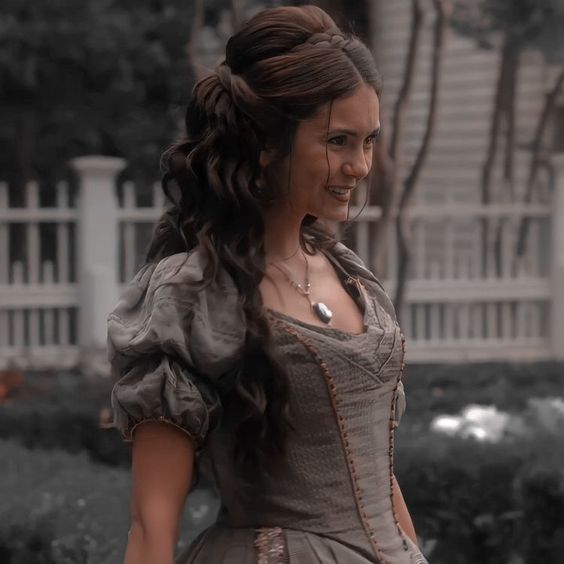 The best Vampire Diaries outfits