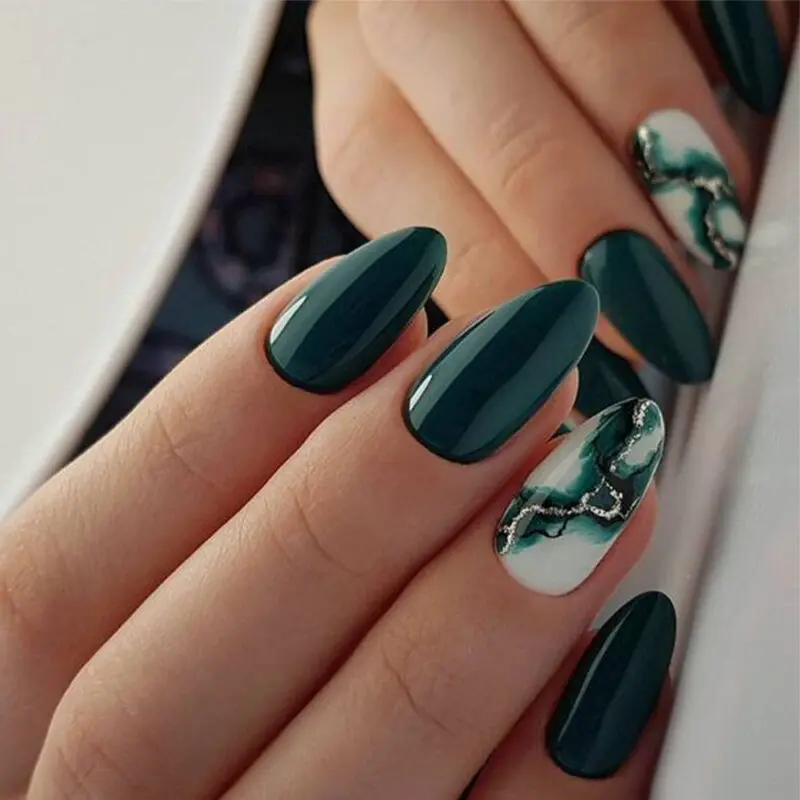 Emerald green nails and emerald green nail designs to try