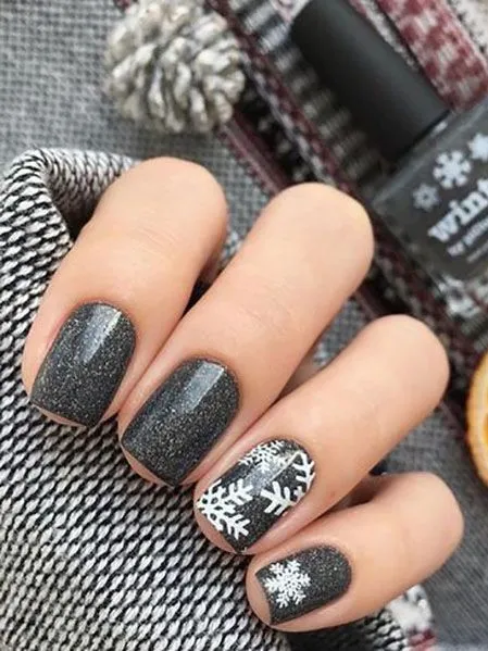 The best January nails, January nail designs, January nail ideas, and winter nails to do right now