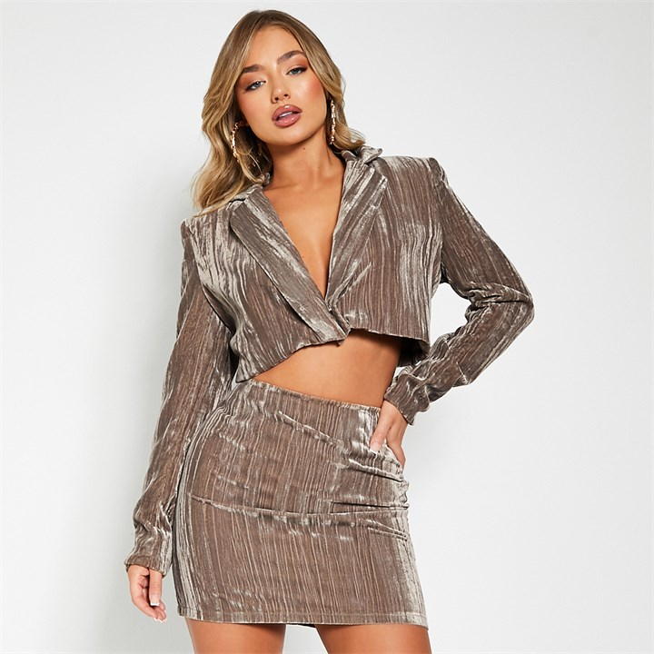 The best stores like Fashion Nova & sites like Fashion Nova to shop