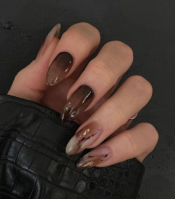 The best January nails, January nail designs, January nail ideas, and winter nails to do right now