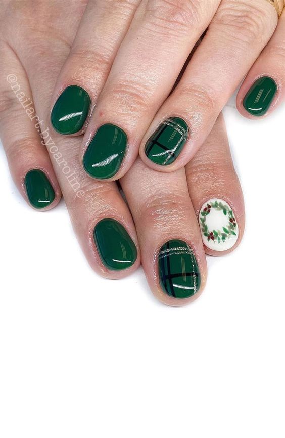 Emerald green nails and emerald green nail designs to try