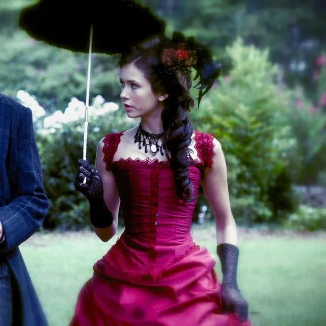 The best Vampire Diaries outfits