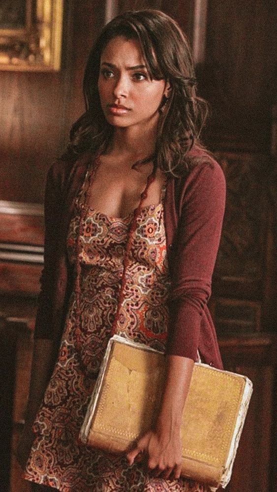 The best Vampire Diaries outfits