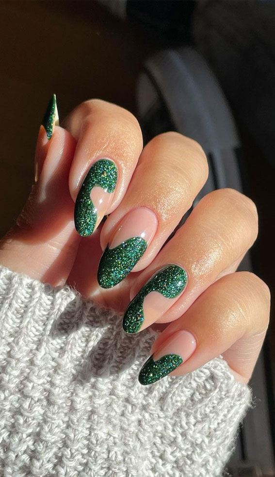 Emerald green nails and emerald green nail designs to try