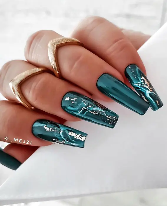 Emerald green nails and emerald green nail designs to try