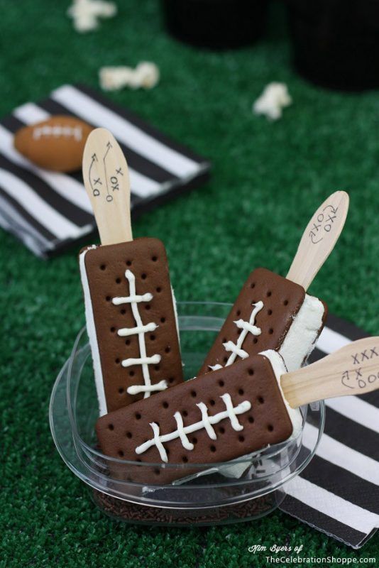 Super Bowl party decorations and Super Bowl party decor ideas