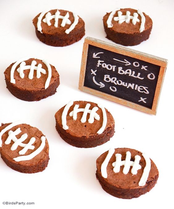 Super Bowl party decorations and Super Bowl party decor ideas