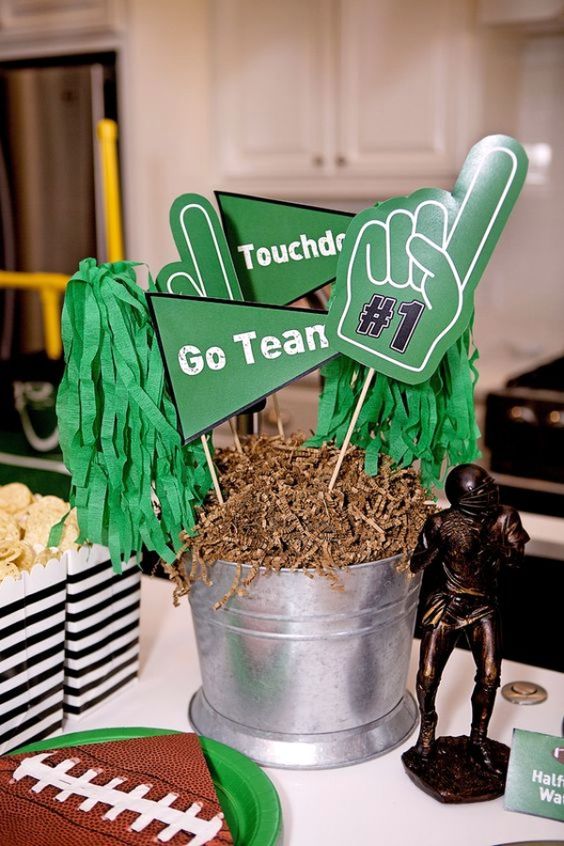 Super Bowl party decorations and Super Bowl party decor ideas