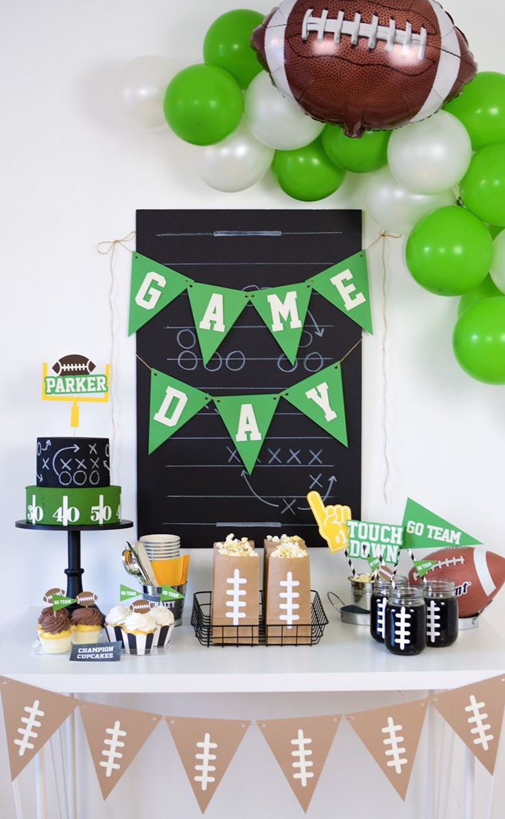 Super Bowl party decorations and Super Bowl party decor ideas