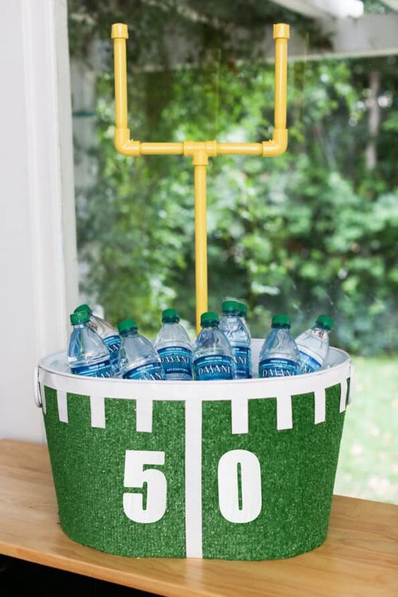 Super Bowl party decorations and Super Bowl party decor ideas