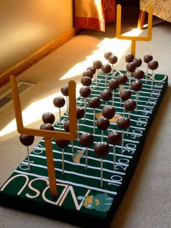 Super Bowl party decorations and Super Bowl party decor ideas