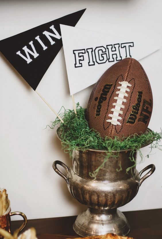 Super Bowl party decorations and Super Bowl party decor ideas