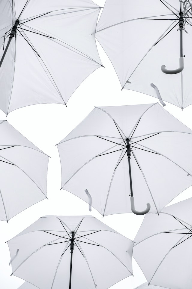 White wallpaper backgrounds for iPhone to download free