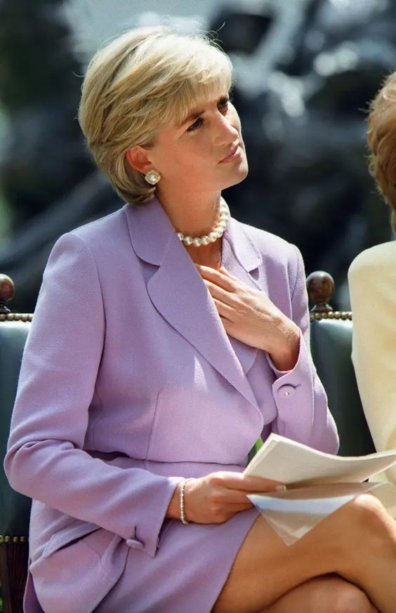 The best Princess Diana outfits, style, and fashion to copy