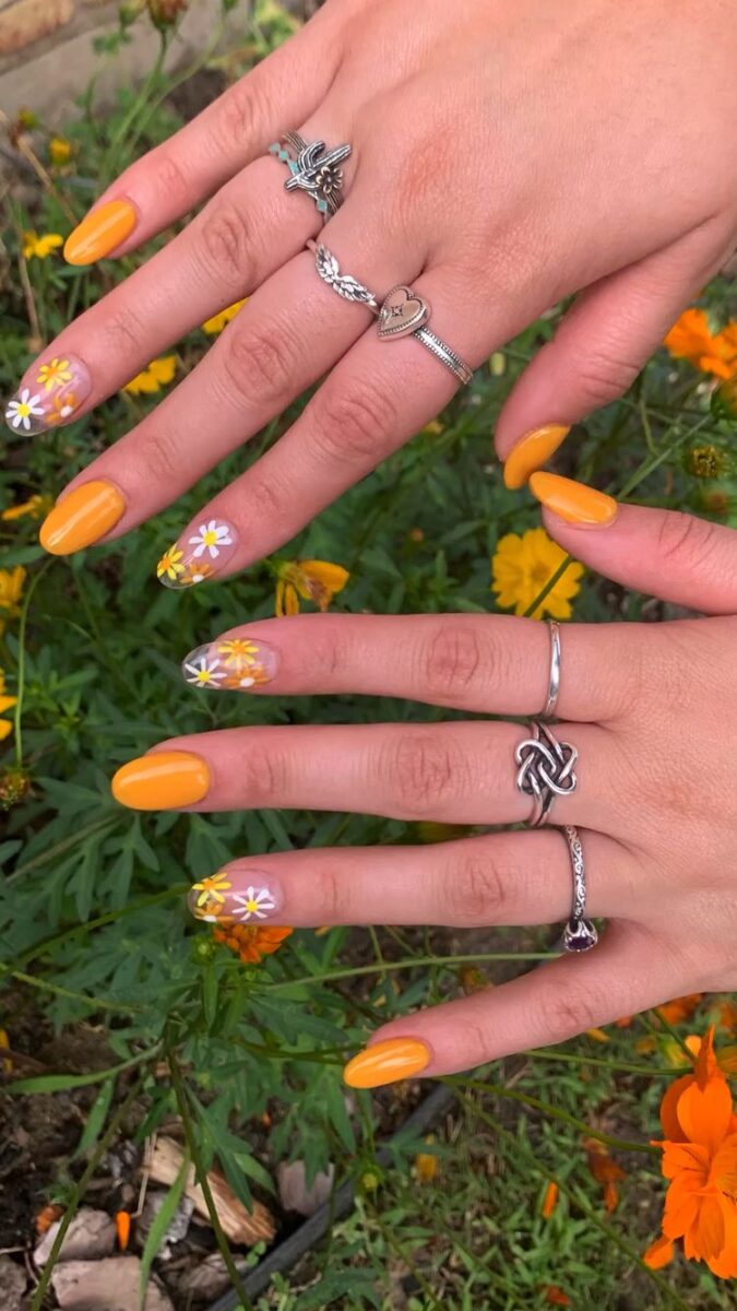 The best daisy nails and daisy nail designs for a delicate manicure