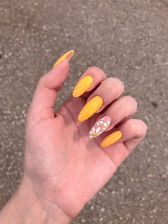 The best daisy nails and daisy nail designs for a delicate manicure