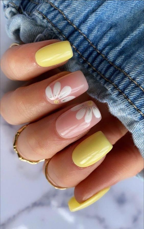 The best April nails and April nail designs for your spring nails