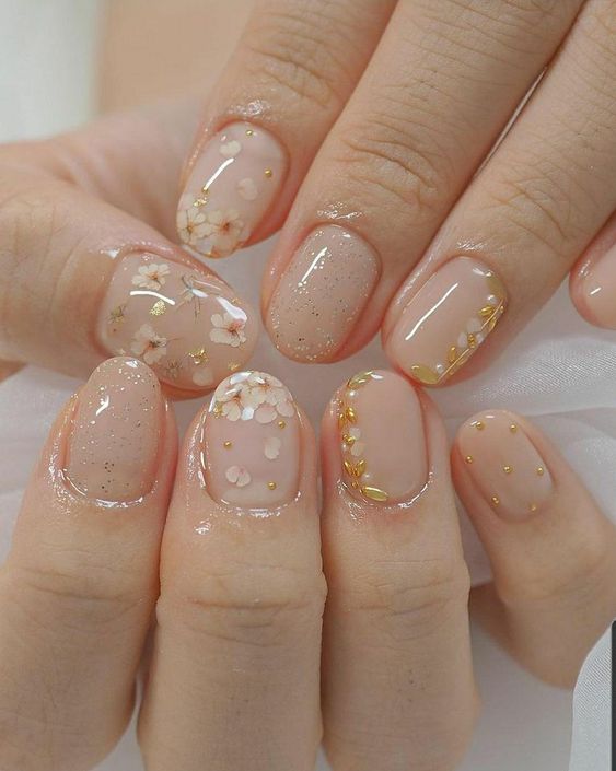 The best March nails, March nail ideas, March nail designs, and spring nails to do this year