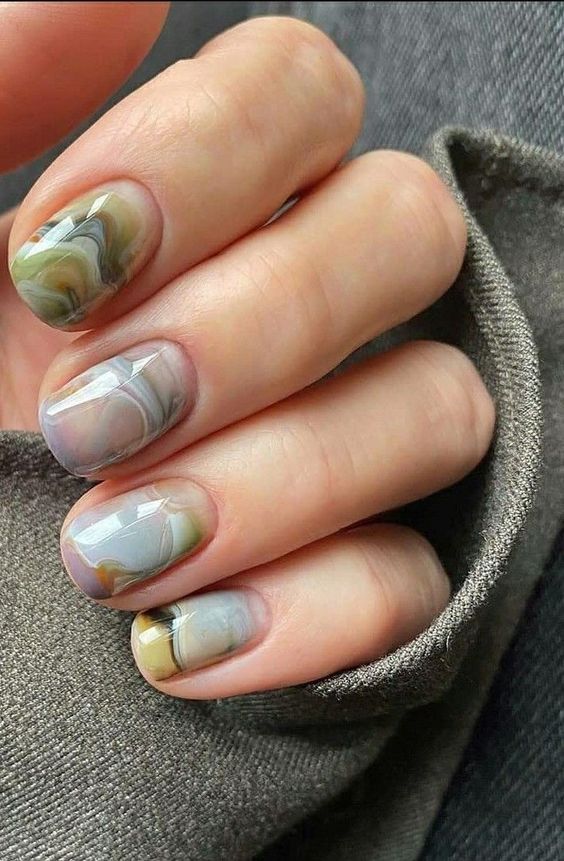 The best March nails, March nail ideas, March nail designs, and spring nails to do this year