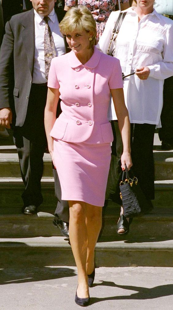 The best Princess Diana outfits, style, and fashion to copy