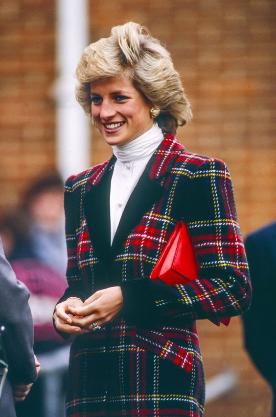 The best Princess Diana outfits, style, and fashion to copy