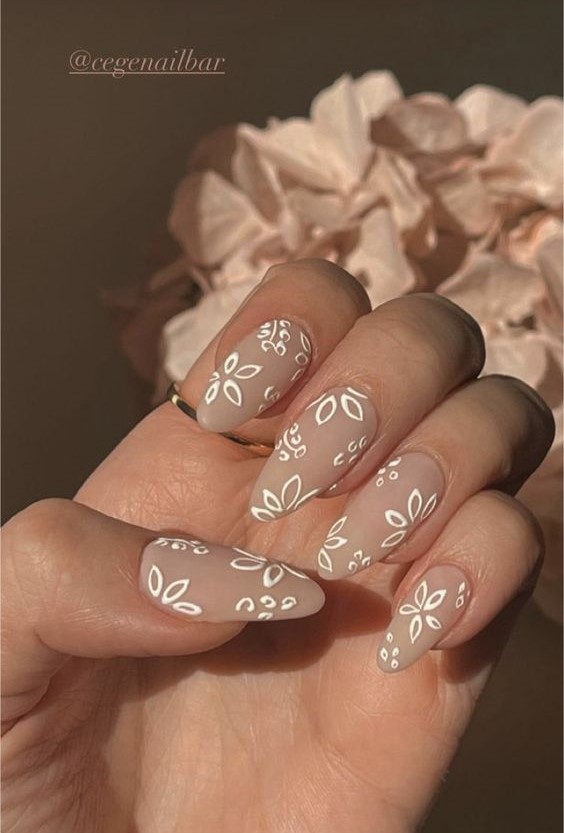 45+ Simple Flower Nail Designs for a Perfectly Fresh Spring Look