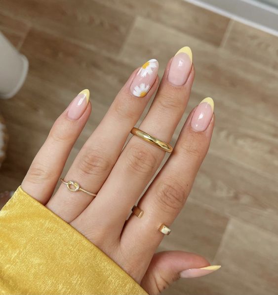 The best April nails and April nail designs for your spring nails