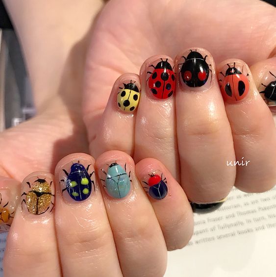 The best March nails, March nail ideas, March nail designs, and spring nails to do this year