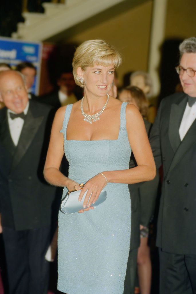 The best Princess Diana outfits, style, and fashion to copy