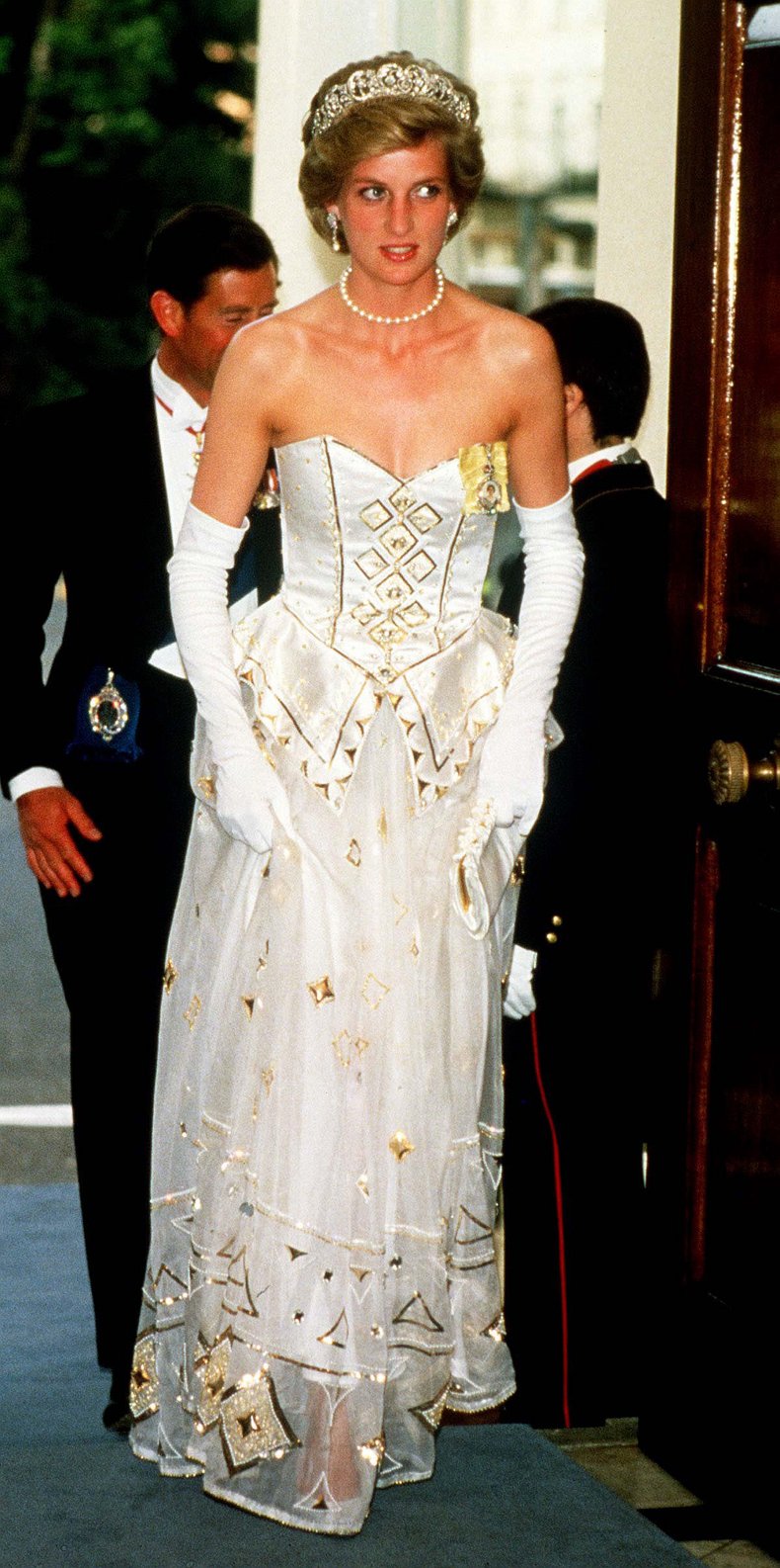 The best Princess Diana outfits, style, and fashion to copy