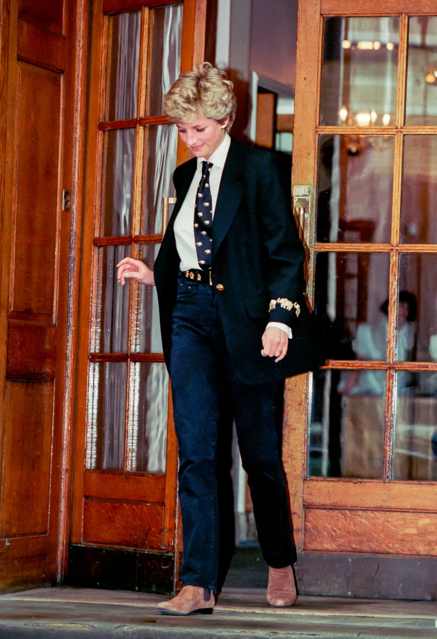 The best Princess Diana outfits, style, and fashion to copy